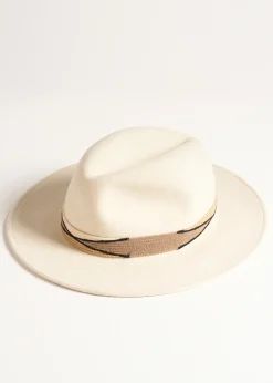 Camomilla Milano Cappelli-Cappello Chiara in 100% lana