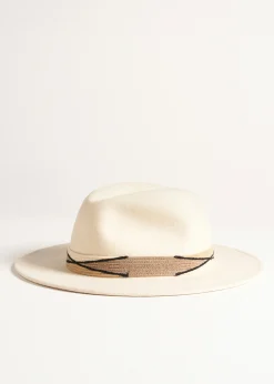 Camomilla Milano Cappelli-Cappello Chiara in 100% lana